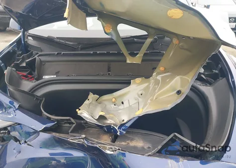 2022 Tesla Model Y Long Range Dual Motor All-Wheel Drive z USA, uszkodzony, nr VIN 7SAYGDEE0NF439009